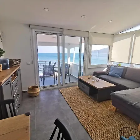 Sea Breeze Luxury شقة *