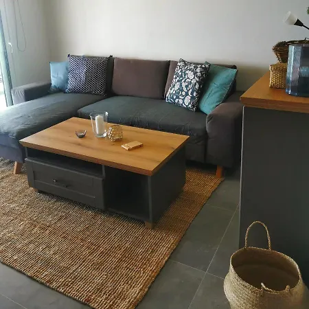 Sea Breeze Luxury شقة *