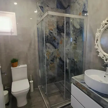 شقة Sea Breeze Luxury