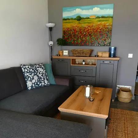 Sea Breeze Luxury Apartamento Vrasná